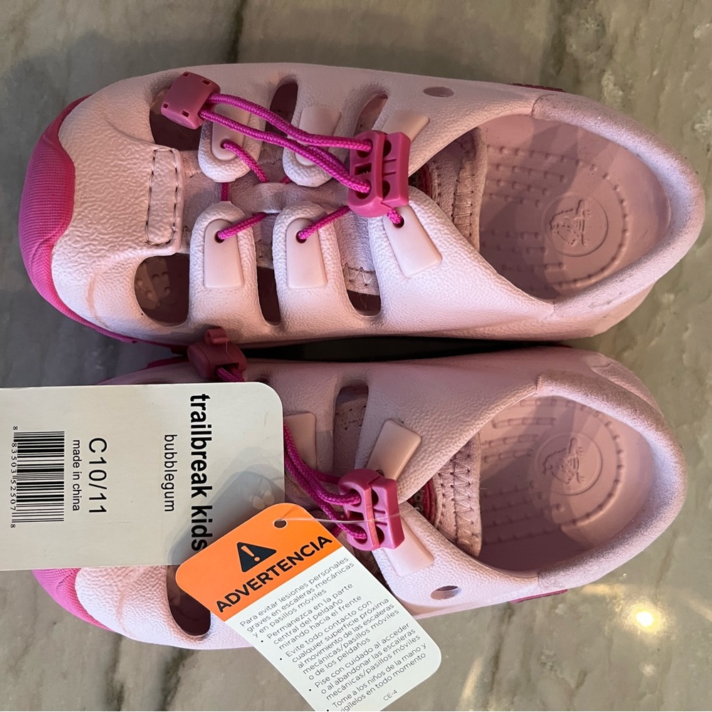 NWT Girls Crocs Trail Blazer.